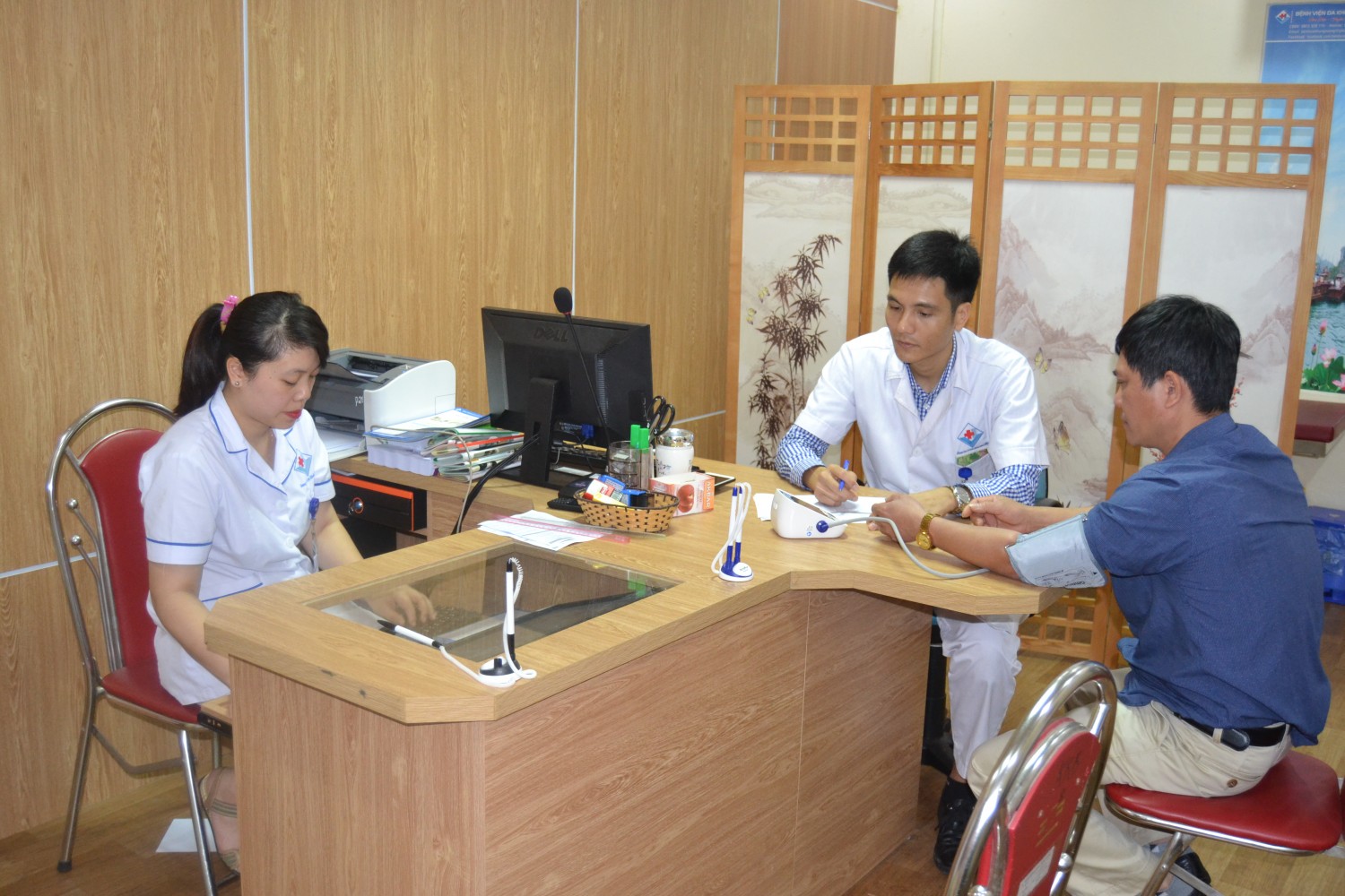 Khám sức khỏe định kỳ cho cán bộ xã Tri Phú, Thị trấn Vĩnh Lộc - Chiêm Hóa tỉnh Tuyên Quang.