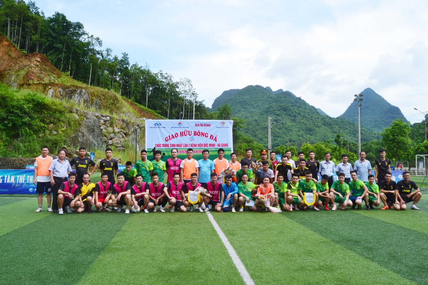 Giao hữu bóng đá mừng sinh nhật Bệnh viện Đức Minh – Hà Giang