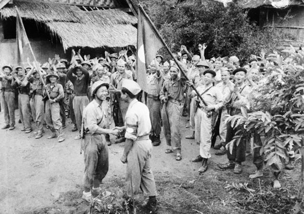 Quân tình nguyện Việt Nam và quân đội giải phóng nhân dân Lào. Ảnh tư liệu