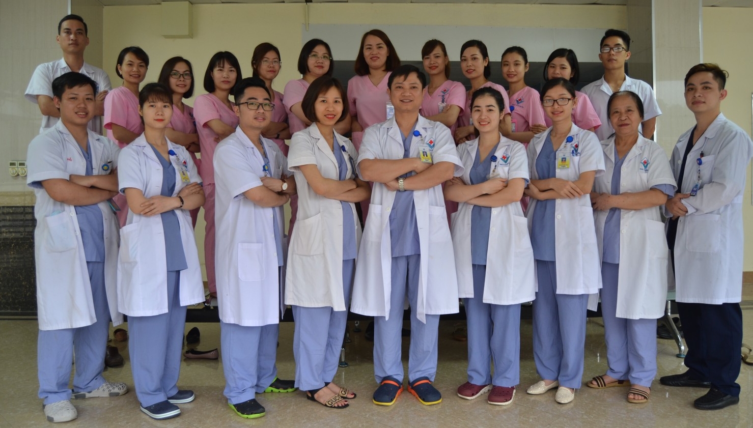 Đội ngũ nhân viên y tế khoa Phụ sản