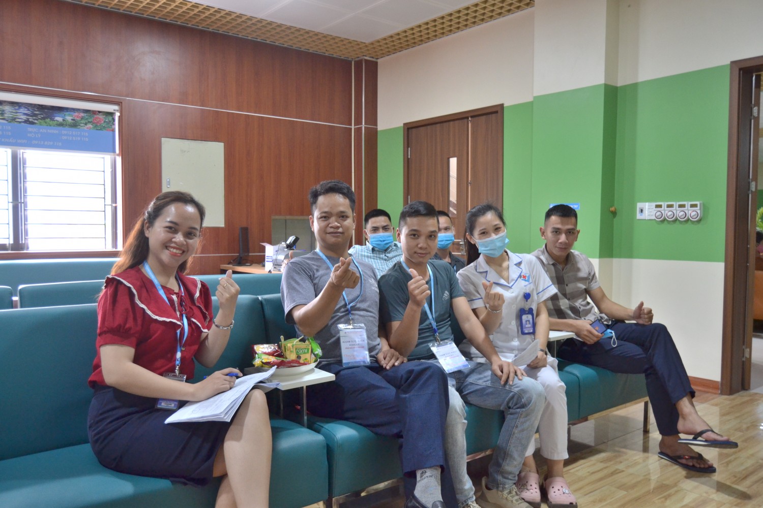Gần 200 cán bộ, nhân viên Công ty xăng dầu Tuyên Quang (Petrolimex Tuyên Quang) được chăm sóc sức khỏe định kỳ tại Bệnh viện đa khoa Hùng Vương